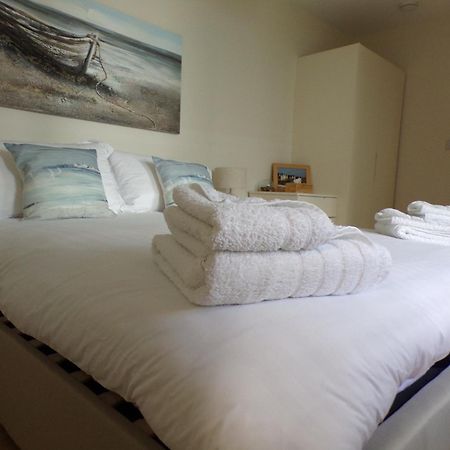 3Thedome - Luxury Ground Floor Apartment Opposite The Beach, Barton On Sea Exteriör bild