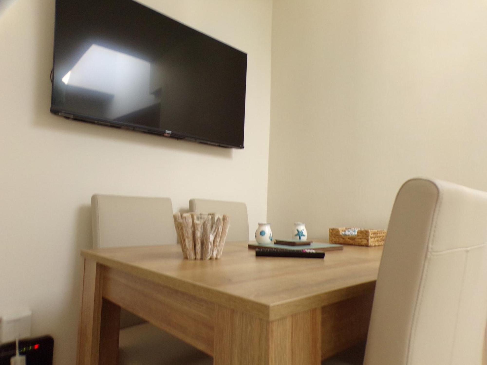 3Thedome - Luxury Ground Floor Apartment Opposite The Beach, Barton On Sea Exteriör bild